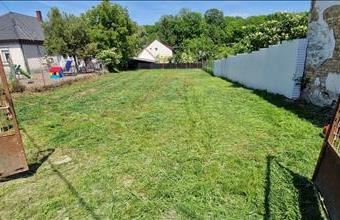 Eladó Takácsi lakóövezeti telek hirdetés (93137786)