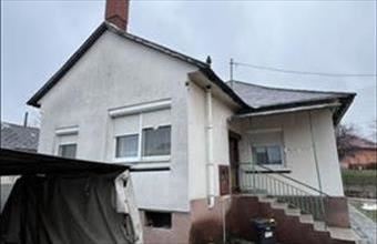 Eladó Bakonycsernyei családi ház hirdetés (62486863)