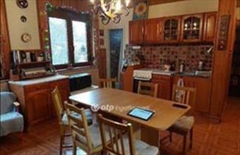 Eladó Bakonyszentlászlói családi ház hirdetés (73273354)