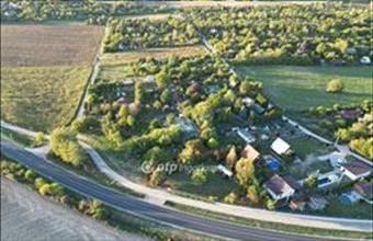 Eladó Balatonakarattyai külterületi telek hirdetés (49985921)