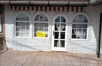 Eladó Móri üzlethelyiség utcafronton hirdetés (36559949)