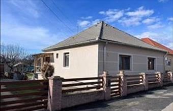 Eladó Veszprémi családi ház hirdetés (73369359)