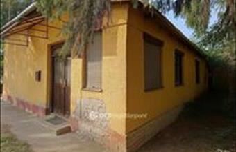 Eladó Csanyteleki családi ház hirdetés (44442464)