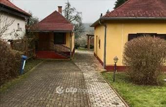 Eladó Eplényi családi ház hirdetés (73784539)