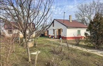 Eladó Kisszállási családi ház hirdetés (99947443)