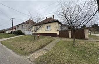 Eladó Bajai családi ház hirdetés (73313739)