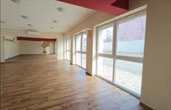 Kiadó Nyíregyházai üzlethelyiség utcafronton hirdetés (32366338)