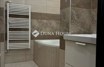 Eladó Budapest II. kerületi csúsztatott zsalus lakás hirdetés (37371975)
