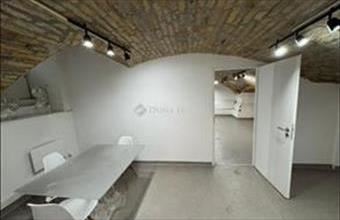 Kiadó Budapest VI. kerületi üzlethelyiség utcafronton hirdetés (73811427)