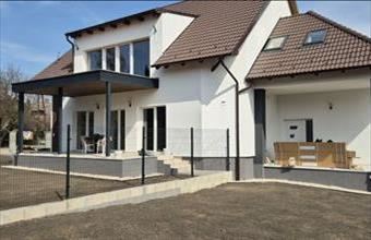 Eladó Balatonakarattyai házrész hirdetés (57234477)