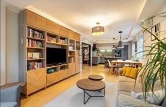 Eladó Budapest III. kerületi csúsztatott zsalus lakás hirdetés (25646759)