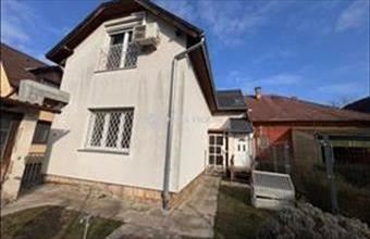 Eladó Budapest III. kerületi családi ház hirdetés (77835689)