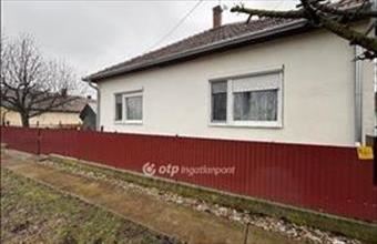 Eladó Sarkadkeresztúri családi ház hirdetés (26752986)