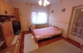 Eladó Csongrádi családi ház hirdetés (37477849)