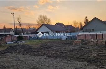 Eladó Szegedi lakóövezeti telek hirdetés (93847365)