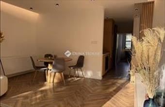 Eladó Budapest II. kerületi csúsztatott zsalus lakás hirdetés (58193992)