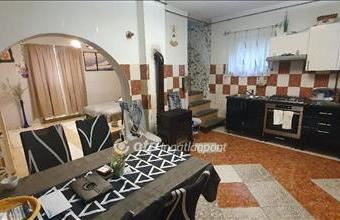 Eladó Veszprémi családi ház hirdetés (45523273)