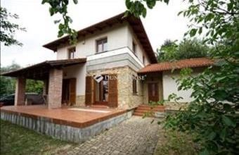 Eladó Budajenői családi ház hirdetés (48337333)