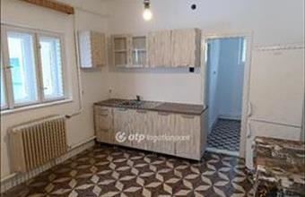 Eladó Forráskúti családi ház hirdetés (48328613)