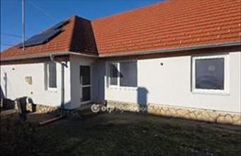 Eladó Döbröntei családi ház hirdetés (23733237)