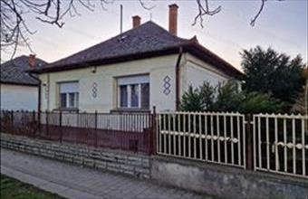 Eladó Jászapáti családi ház hirdetés (75748599)