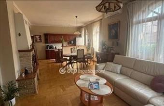 Eladó Budapest II. kerületi családi ház hirdetés (62262256)