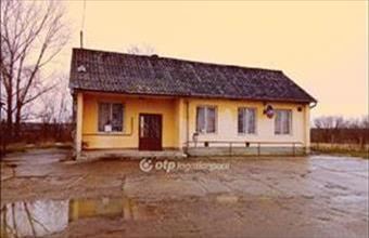 Eladó Kisszekeresi üzlethelyiség utcafronton hirdetés (19254822)