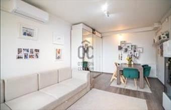 Eladó Budapest III. kerületi csúsztatott zsalus lakás hirdetés (98743791)