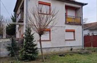Eladó Szarvasi családi ház hirdetés (86437244)
