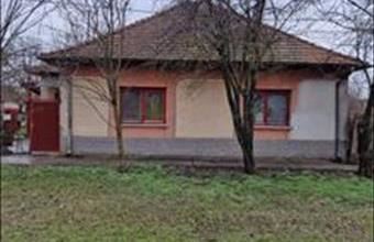 Eladó Szarvasi családi ház hirdetés (71235894)