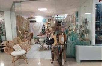 Kiadó Veszprémi üzlethelyiség üzletházban hirdetés (92437517)