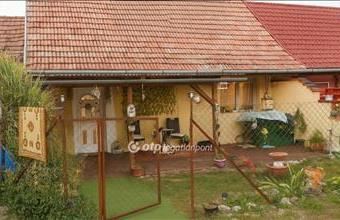 Eladó Tárnoki házrész hirdetés (61253244)