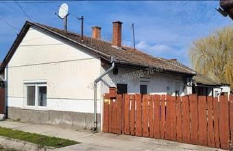 Eladó Törteli családi ház hirdetés (43143746)