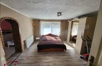 Eladó Törteli családi ház hirdetés (43143746)