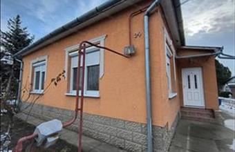 Eladó Törökszentmiklósi családi ház hirdetés (73523337)