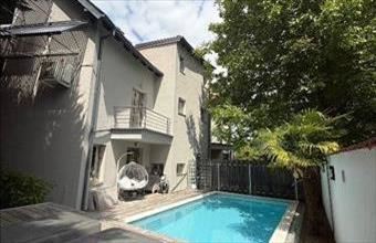 Eladó Budapest III. kerületi családi ház hirdetés (65873343)