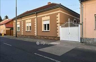 Eladó Békéscsabai családi ház hirdetés (43641179)