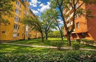 Eladó Székesfehérvári csúsztatott zsalus lakás hirdetés (77363411)