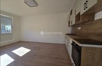 Eladó Pécsi panel lakás hirdetés (96857553)