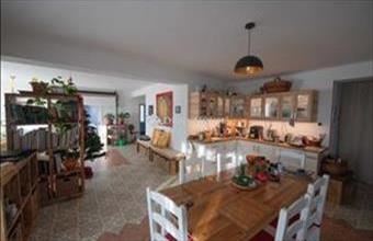 Eladó Velencei családi ház hirdetés (81832275)