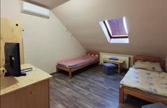 Kiadó Dunaföldvári családi ház hirdetés (37558226)