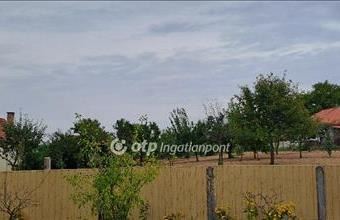 Eladó Téglási lakóövezeti telek hirdetés (57386782)