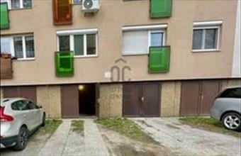 Kiadó Soproni egyedi garázs hirdetés (34493418)