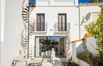 Eladó Spanyolországi sorház hirdetés (93565586)