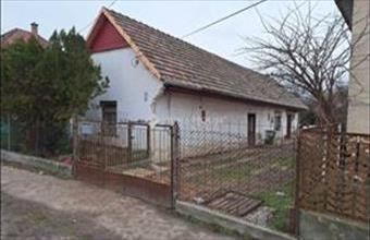Eladó Neszmélyi házrész hirdetés (93528921)