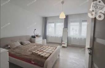 Eladó Kecskeméti tégla lakás hirdetés (63254424)