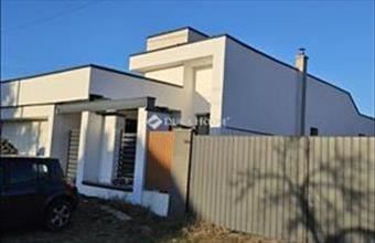 Eladó Tápiósági családi ház hirdetés (39436639)