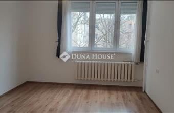 Eladó Székesfehérvári csúsztatott zsalus lakás hirdetés (62622613)