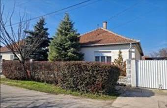 Eladó Jászberényi családi ház hirdetés (75932574)