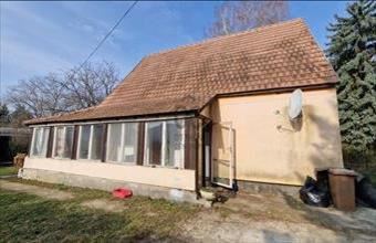 Eladó Velencei családi ház hirdetés (79982324)